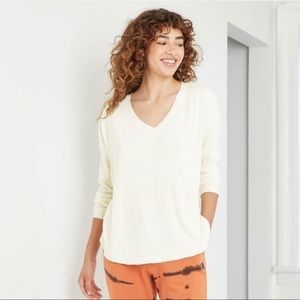 Long Sleeve V-Neck ribbed tee white